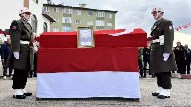 Turkiye Sehitlerini Ugurladi 19254401 709 M