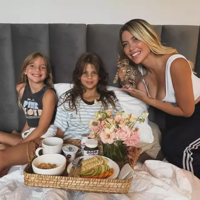 Wanda Nara Dan Mauro Icardi Ye Sok Suclama 19207850 3476 M