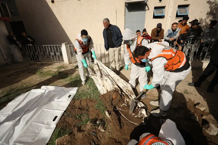 0X0 Son Dakika Katil Israil Ilaclari Sokmuyor Gazze Olumun Kiyisinda 1765167883767