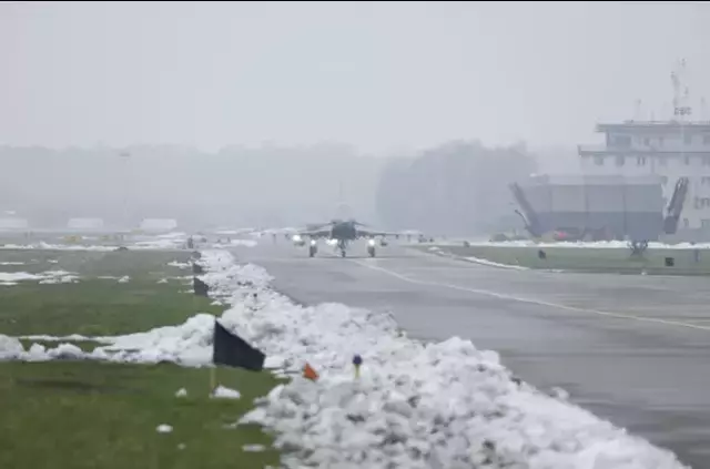 Almanya Polonya Ya Yaklasik 150 Asker Ve 19323700 6995 M