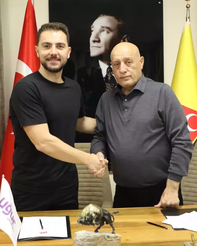 Baris Kanbak Tan Istanbulspor A 5 Yillik Imza 19316035 4901 M