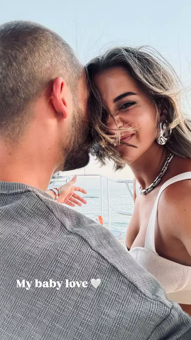 Buse Terim Yeni Askini Ilan Etti Ilk Kare Sosyal 19326442 2649 M