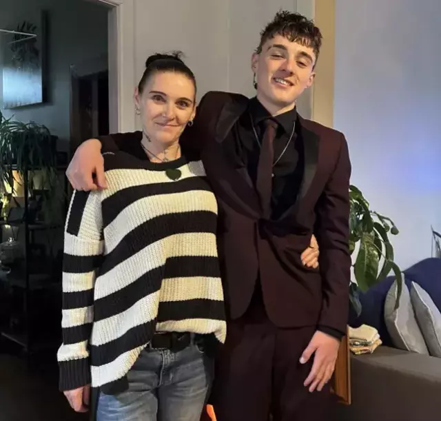 Daha 17 Yasinda Hastaneye Zor Yetistirdiler 19313727 5934 M