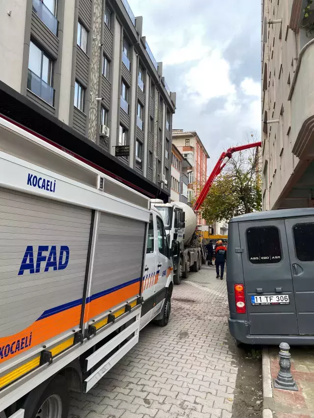 Dairenin Zili Calinca Yatak Odasinin Yikildigini 19315093 1499 M