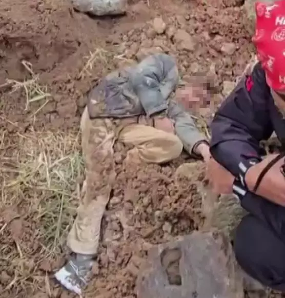 Dayisinin Diri Diri Topraga Gomdugu Cocugun Ilk 19335025 2452 M