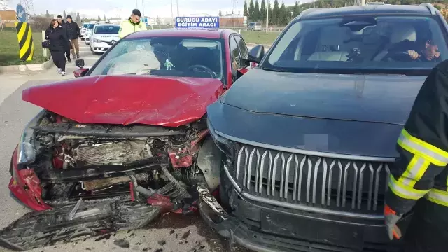 Direksiyon Sinavinda Kurs Araci Togg Ile Carpisti 19363736 9959 M