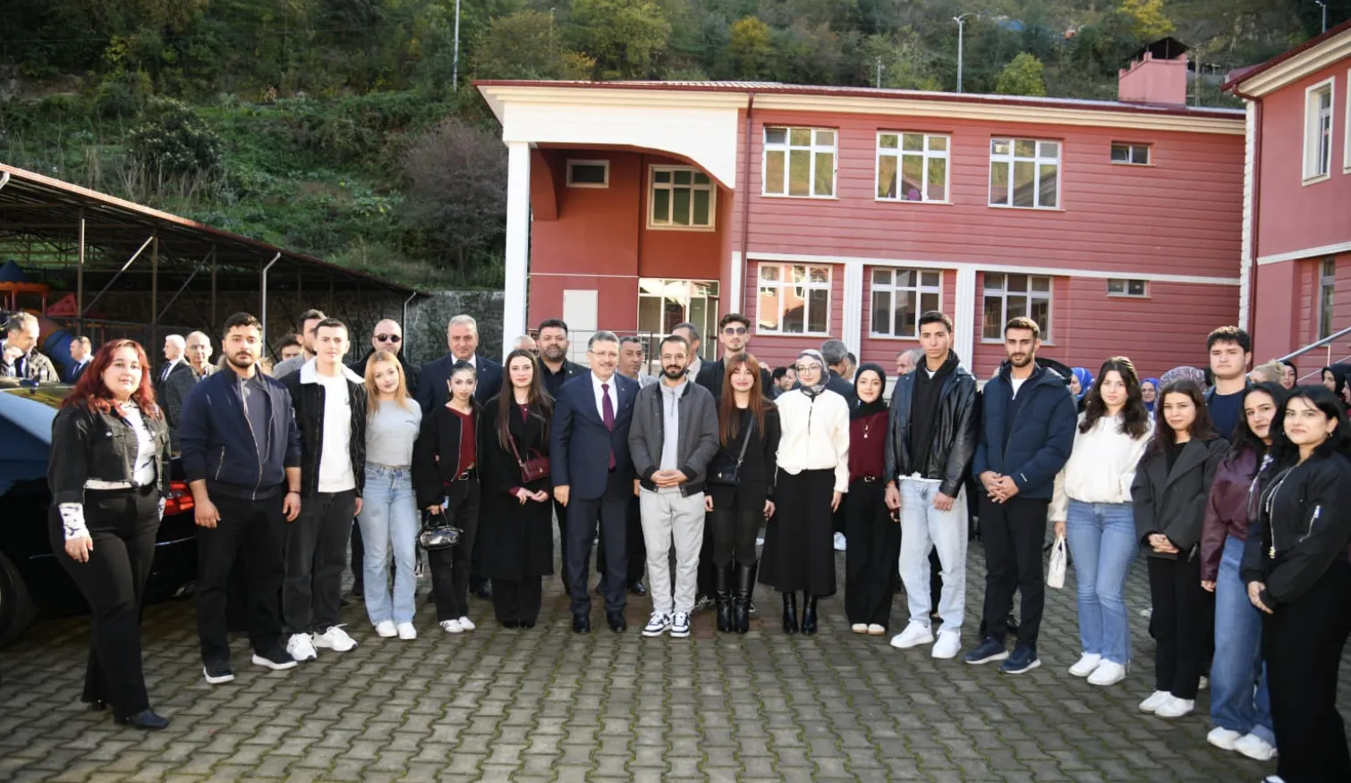 Ekran Resmi 2025 12 04 132801