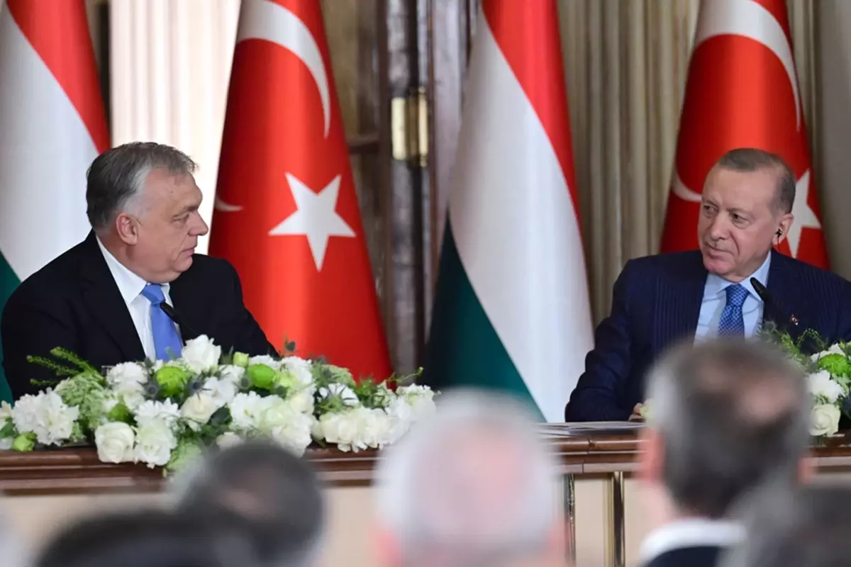 Erdogan In Yaninda Orban Dan Dikkat Ceken Cikis 19336666 6782 Amp