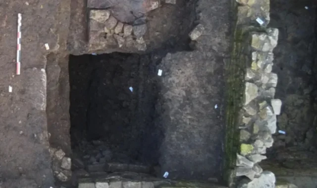 Ev Degil Gizli Bir Banka Arkeolojik Kazilarda 90 19331464 2669 M