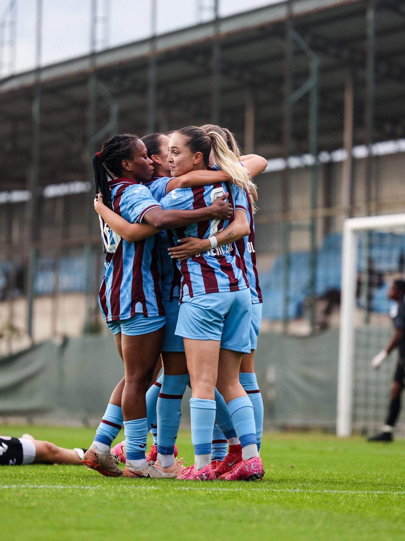 G7Ka5Bz W U A Aaz Id