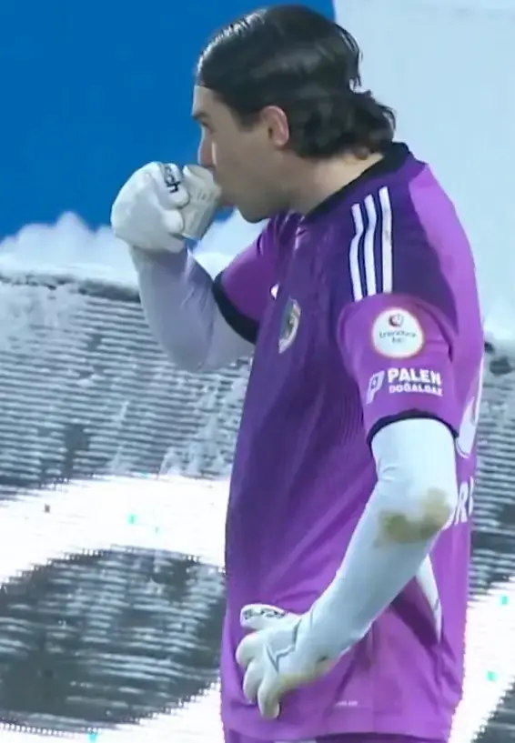 Goruntu Turkiye Den 10 Derece Sogukta Isinmak 19401203 3580 M