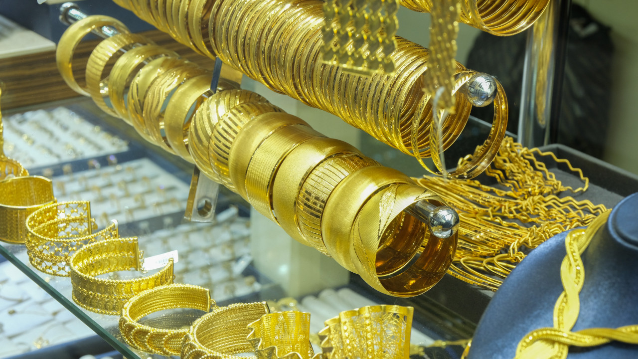 Gram Altin Tarihte Ilk Kez 4 Bin Lirayi Asti Rekor Kirdi 0H9C