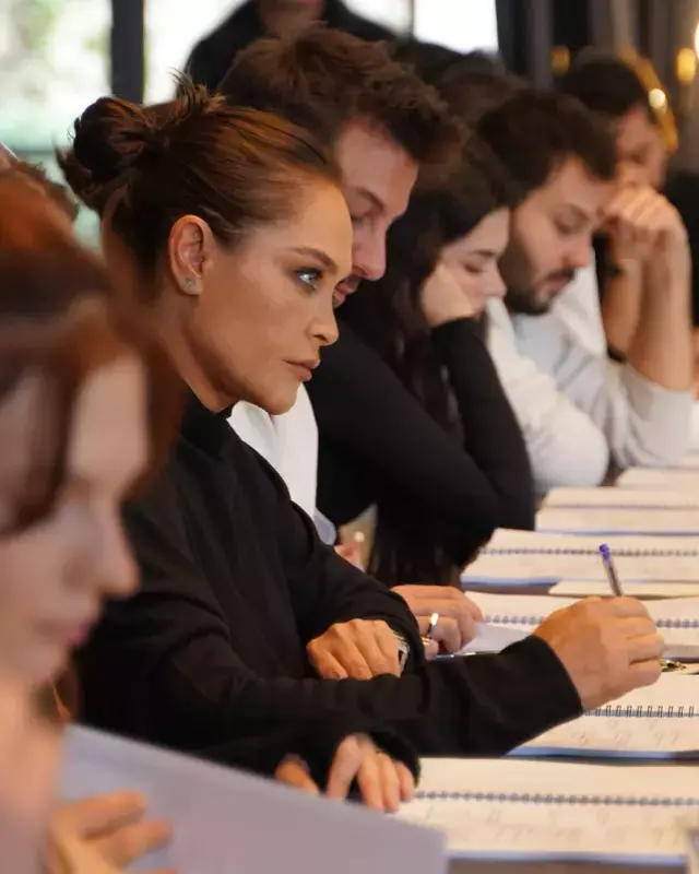 Hulya Avsar 4 Yil Aradan Sonra Setlere Dondu 19378037 9265 M