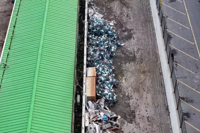 Isbike Nin Bisikletleri Kirilarak Hurda Haline 19330352 4267 M