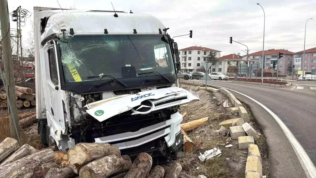 Kontrolden Cikan Tir Kereste Fabrikasinin Dep 19379378 Amp (1)