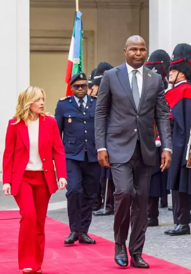 Meloni Ve Mozambik Cumhurbaskani Nin Boy Farki 19361121 3901 M
