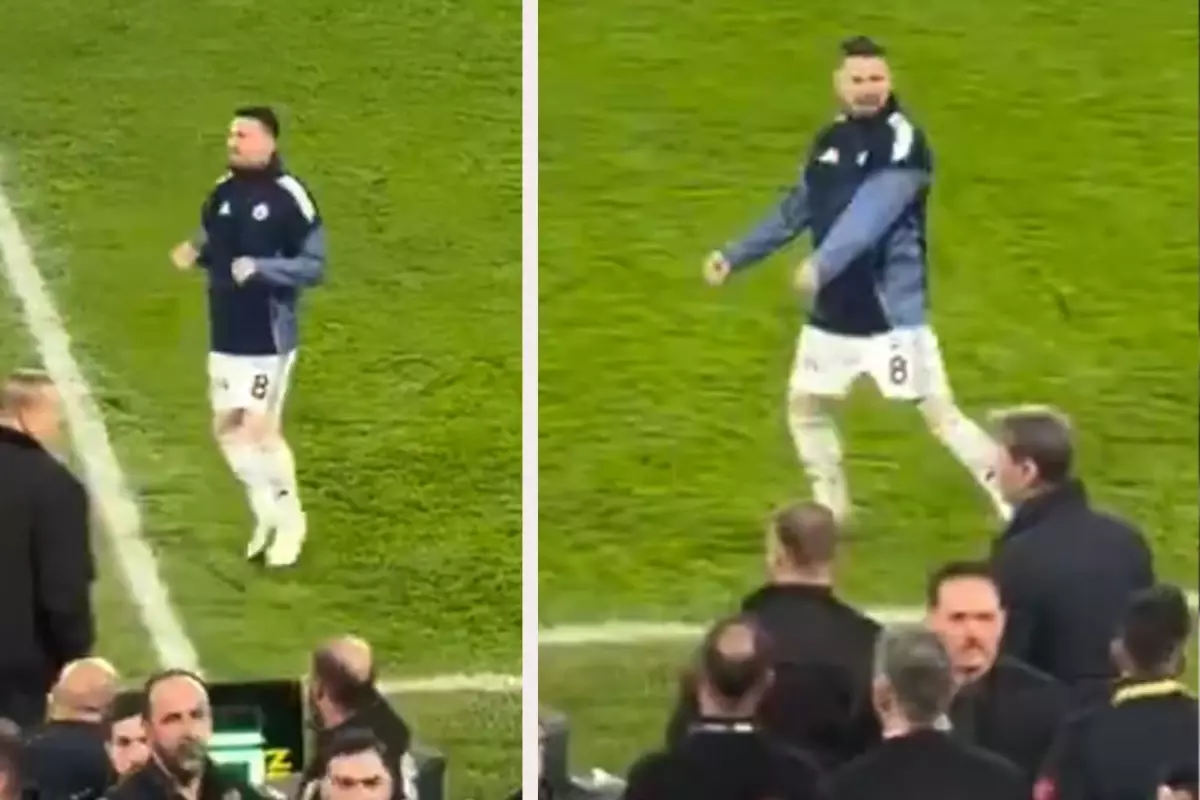 Mert Hakan Yandas Tan Galatasaray Yedek 19312239 935 Amp