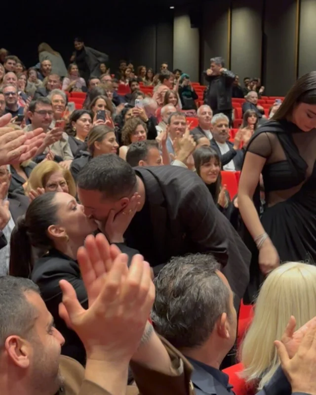 Oguzhan Koc Aska Geldi Sevgilisi Hazal Subasi Yi 19343952 6983 M