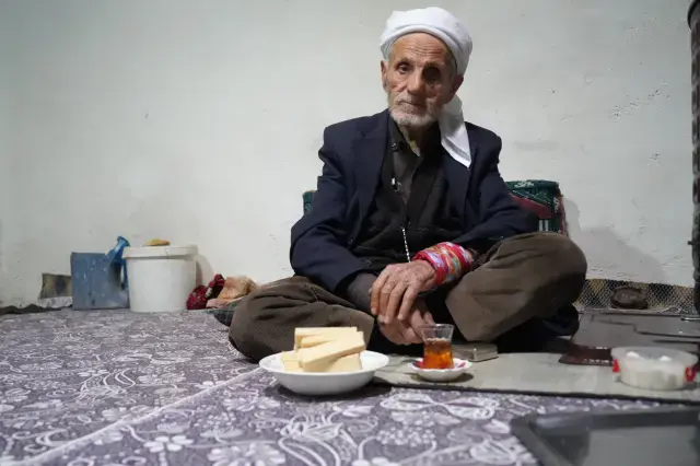 Rustem Dede 50 Yildir Sadece Cay Ve Gofret Yiyor 19330168 3809 M