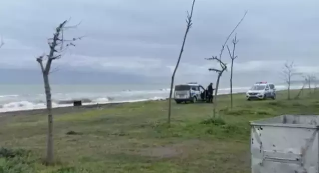 Sahile Vuran Gizemli Sandik Ekipleri Alarma 19393800 8749 M