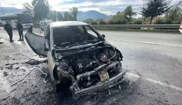 Samsunsporlu Musaba Nin Otomobili Alev Alev Y 3 19334513 O