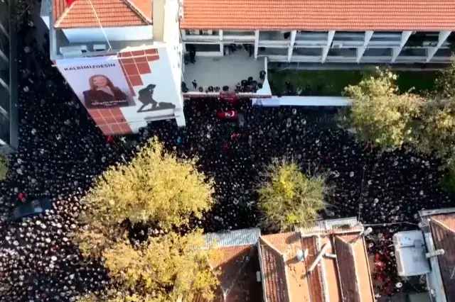 Sehzadeler Belediye Baskani Gulsah Durbay Son 19358516 6825 M