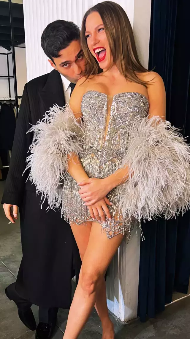 Serenay Sarikaya Ve Mert Demir Den Ask Dolu 19368902 244 M