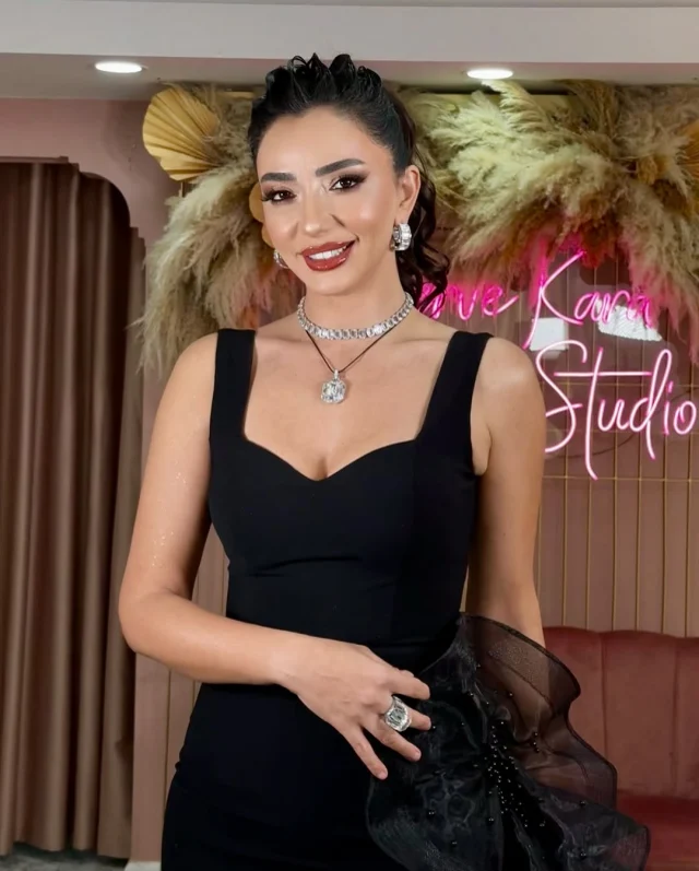 Tasacak Bu Deniz E Oyku Gurman Mi Katiliyor 19374701 303 M