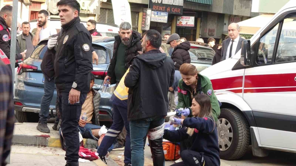 Trabzonda Bicakli Kavga 1I Agir 8 Yarali Rff Jsehf 1024X576