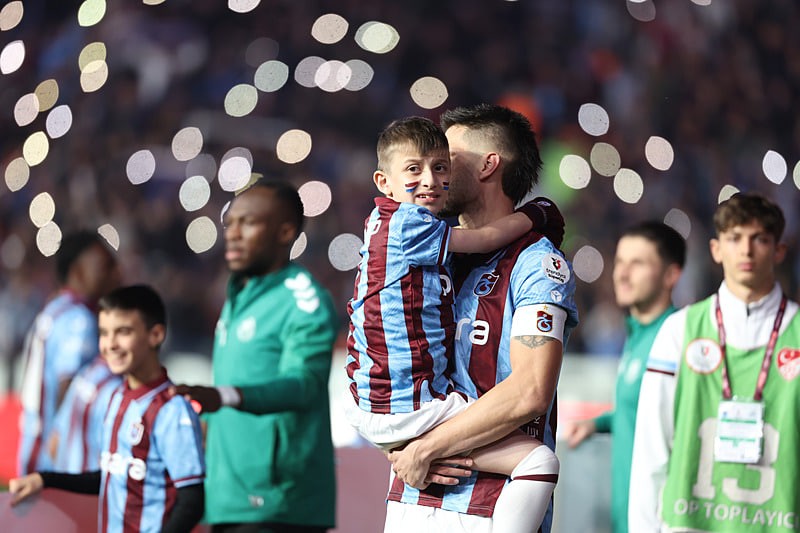 Trabzonspor Minik Yusufun Hayalini Gerceklestirdi 1764579480050