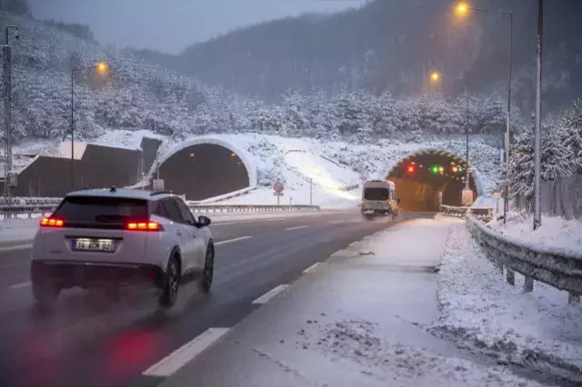 Turkiye Nin Ana Arterinde Kar Kalinligi 10 19396381 5226 M