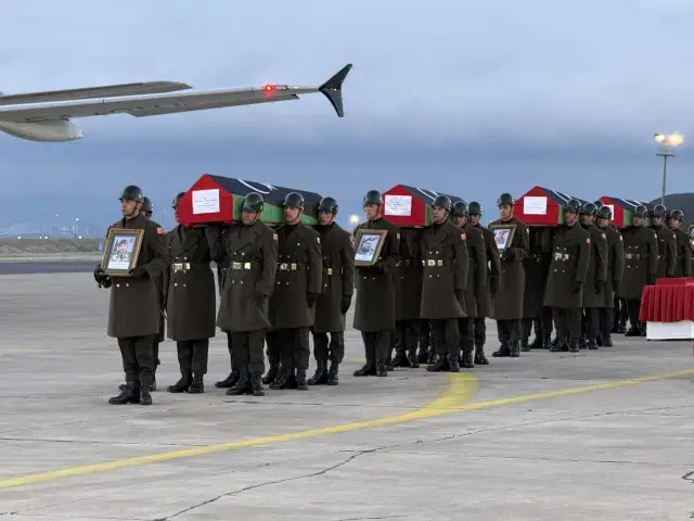 Ucak Kazasinda Hayatini Kaybeden Libya Heyeti 19396389 2457 M