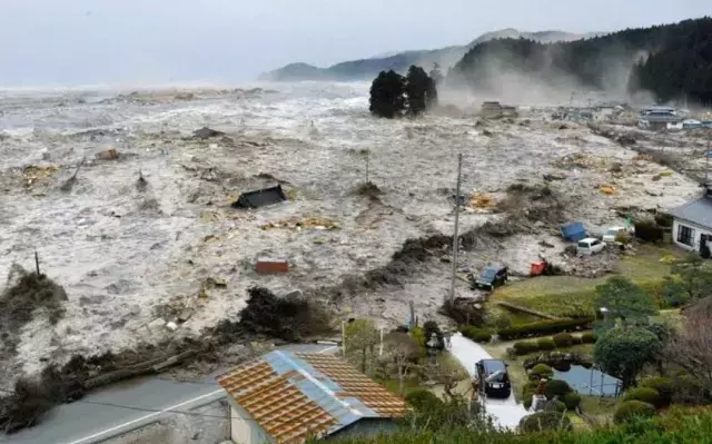 Ulkeyi 7 5 Lik Deprem Vurdu Ne Bir Can Kaybi Var 19337504 8560 M