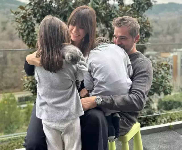 Unlu Cift Cocuklari Icin Turkiye Yi Terk Etti 19309523 8344 M