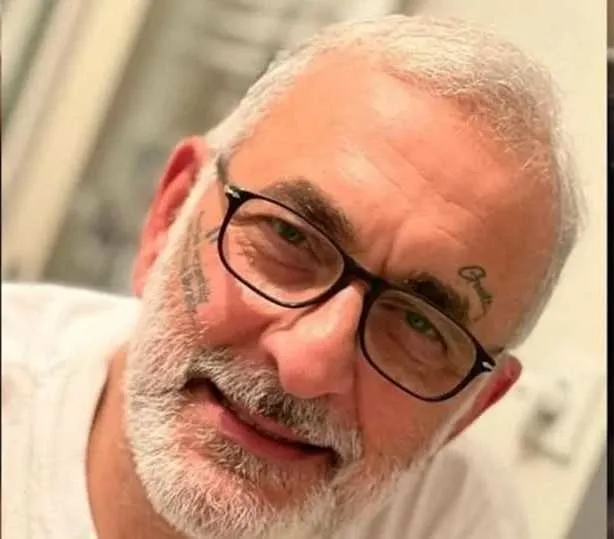 0X0 Son Dakika Gullunun Oglu Tugberk Yagiz Gulterten Baba Gurol Gultere Sok Sozler Annemi Doverek Unlu Oldun 1768557601850