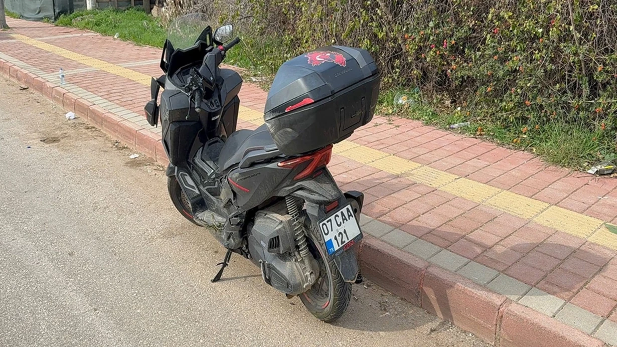 Antalyada Kahreden Olum Karne Almaya Giderken Kaza Yapan Lise Ogrencisi Hayatini Kaybetti Bjhk