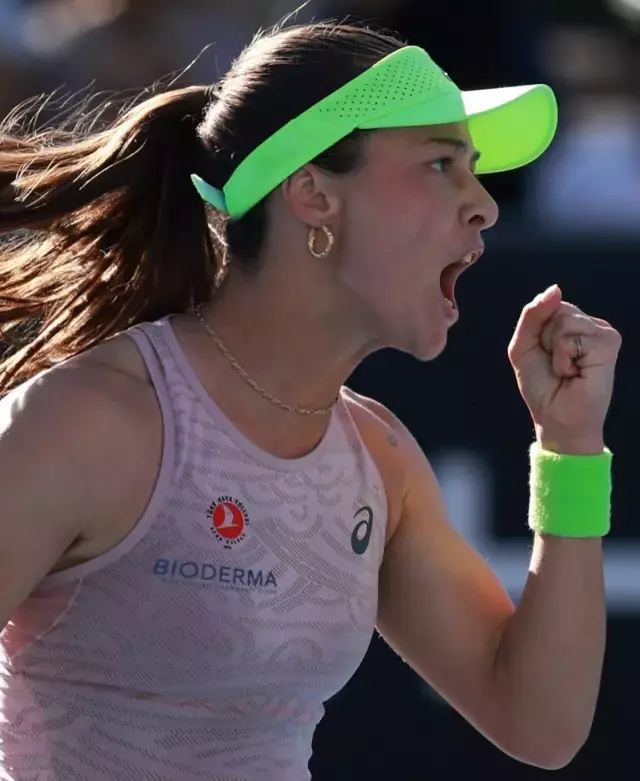 Avustralya Da Tarih Yazan Zeynep Sonmez Den 19476323 483 M