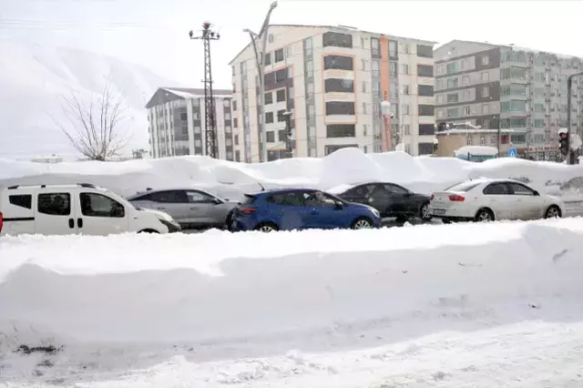 Bitlis Te Kar Kalinligi Trafik Lambalarina Kadar 19495108 1038 M