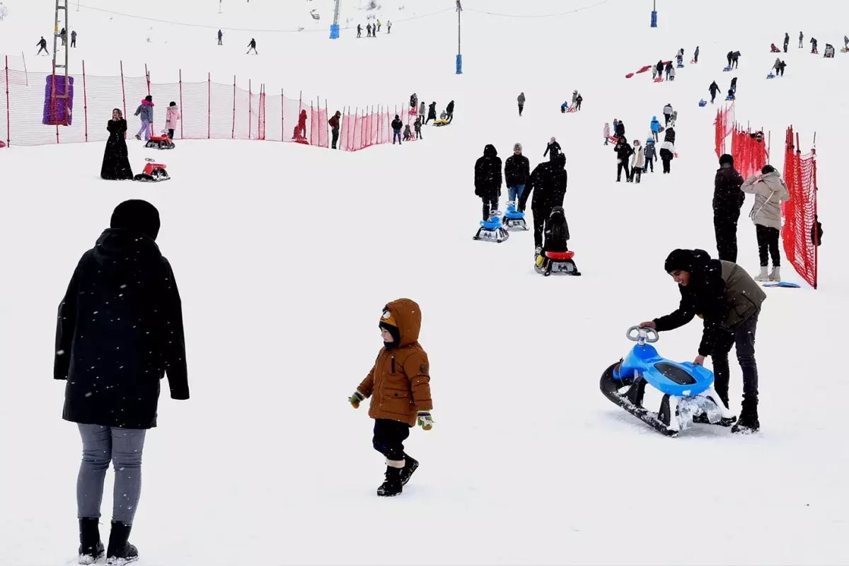 Bitlis Te Kis Turizmi Yari Yil Tatiliyle Canlandi 19480927 2191 Amp