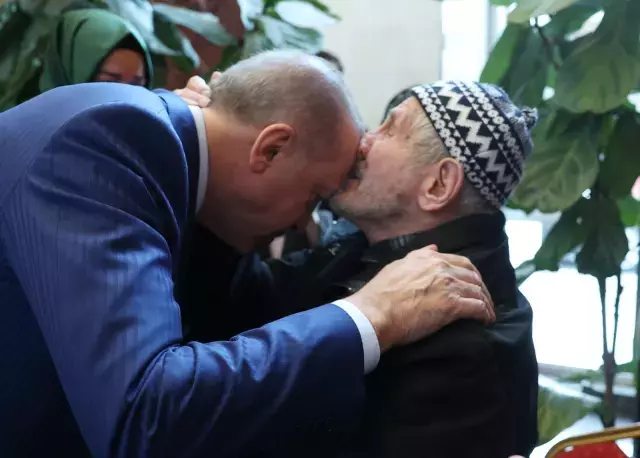 Cumhurbaskani Erdogan Duzceli Asirlik Cinarlarla 19454687 5935 M