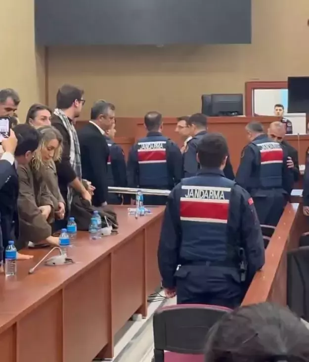 Dilek Imamoglu Nun Mahkeme Salonundaki Goruntusu 19467076 782 M