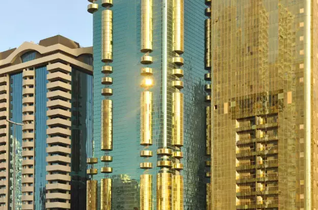 Dubai Den Dudak Ucuklatan Proje Altinla Kapli 19522980 5037 M