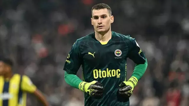 Fenerbahce Dominik Livakovic I Dinamo Zagreb E 19520261 8675 M