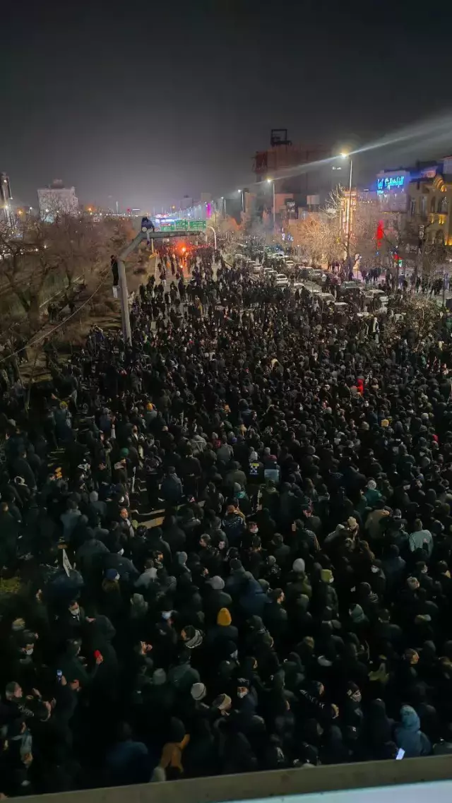 Hamaney In Sozleri Atesi Korukledi Sokaklar Ayni 19447693 5518 M