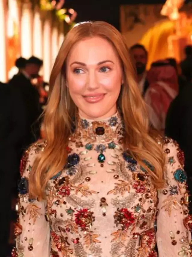 Hazal Kaya Meryem Uzerli Yi Gorunce Kendini 19475316 8213 M