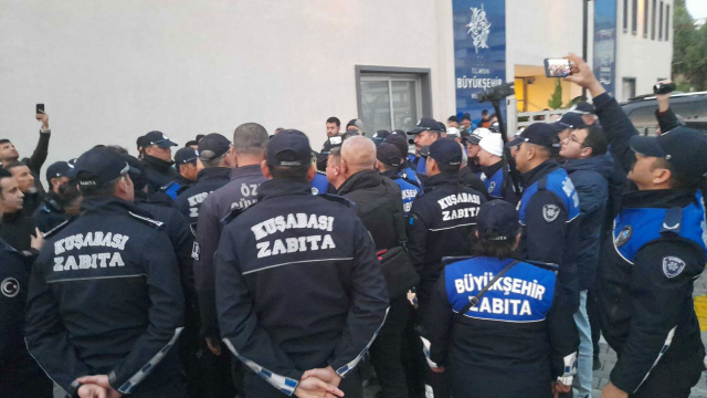 Iki Belediye Ekipleri Arasinda Tansiyon Yukseldi 19437063 9136 M