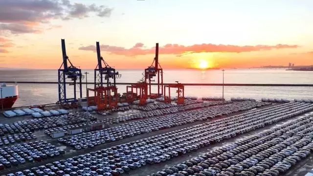 Ithal Otomobiller Haydarpasa Limani Ni Doldur 2 19434546 O