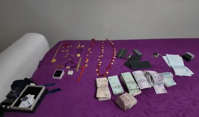 Kastamonu Havalimani Teknikerine Canina Kiydiran 19441581 1453 M