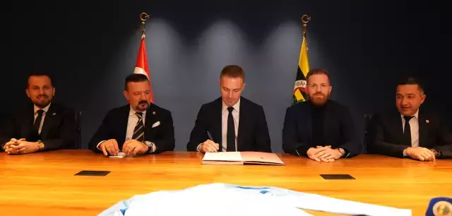 Mert Gunok Resmen Fenerbahce De 19440781 1771 M