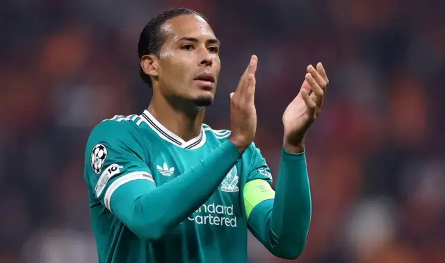 Omer Bayram Liverpool Da Oynayan Cocukluk 19440263 3935 M